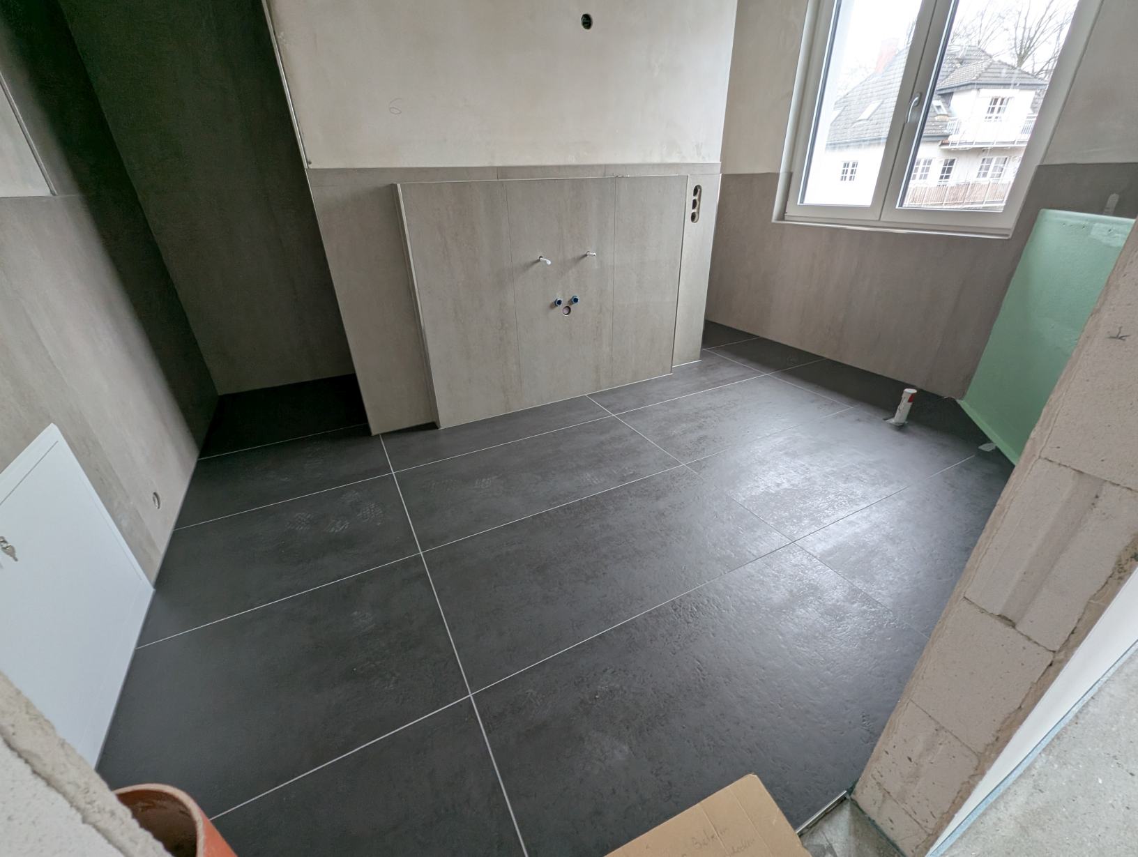 Du betrachtest gerade Maler und Fliesen